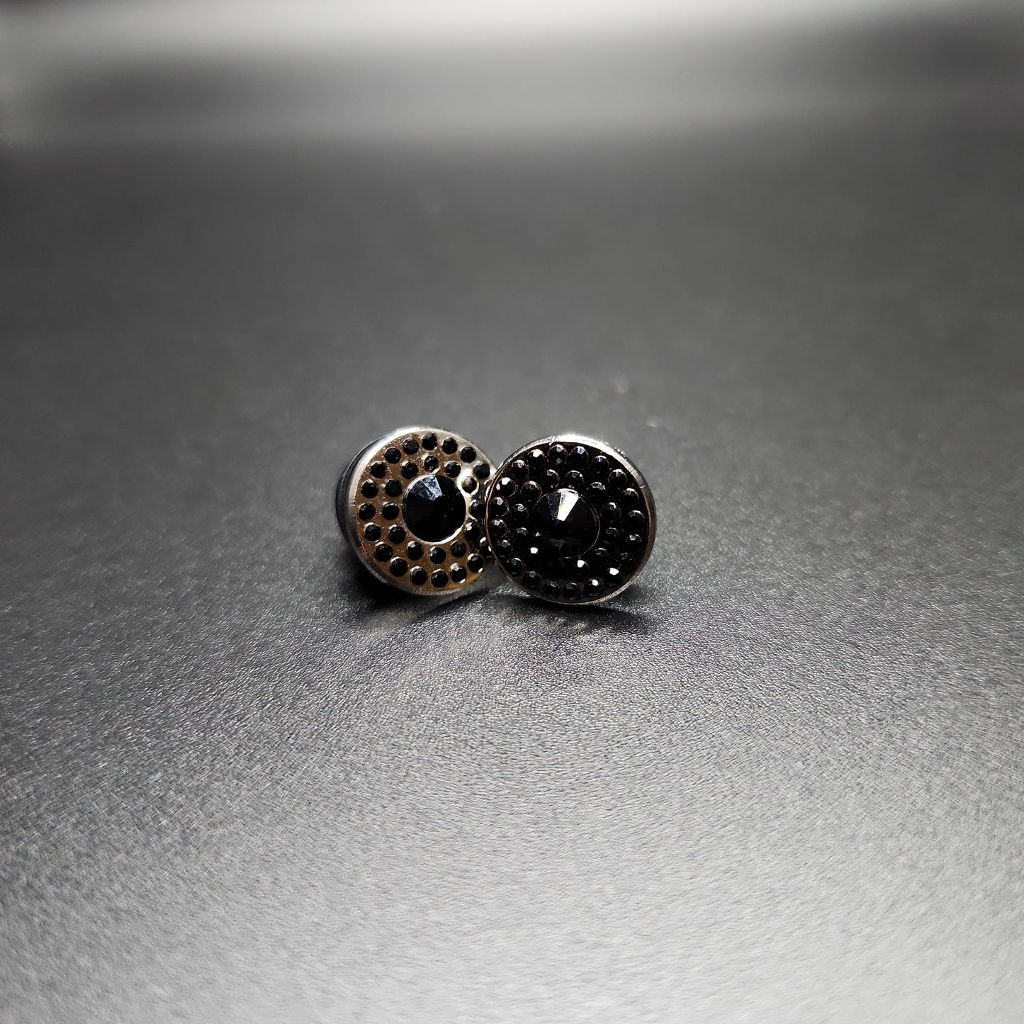 Studs - Gold W/Black Stones (2 pcs)