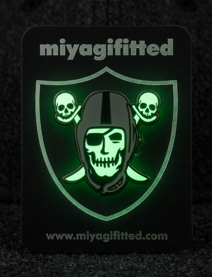 Skull RAider Enamel Pin + Glow (Silver)