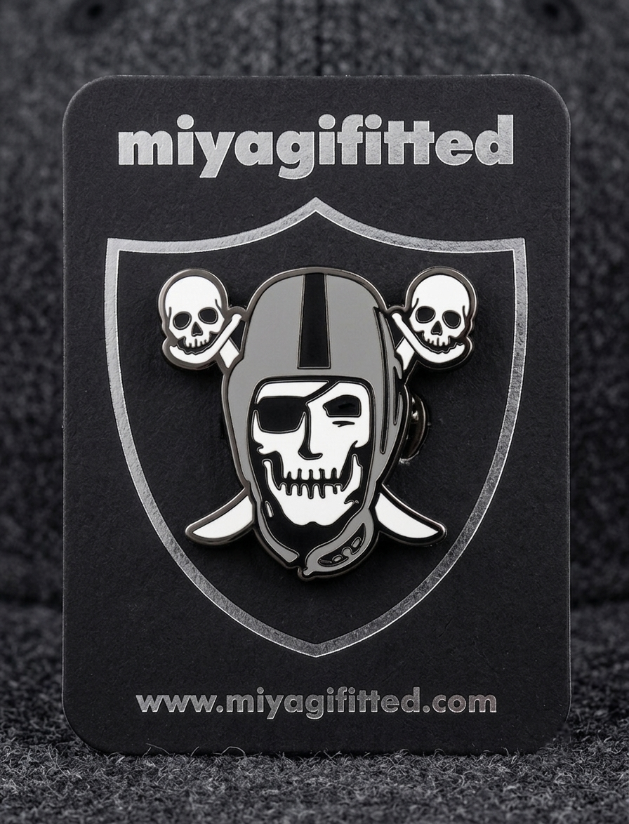 Skull RAider Enamel Pin + Glow (Silver)
